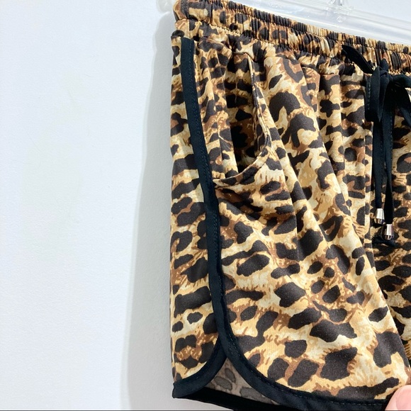 Women’s Cheetah Leopard Animal Print Shorts - Picture 5 of 9